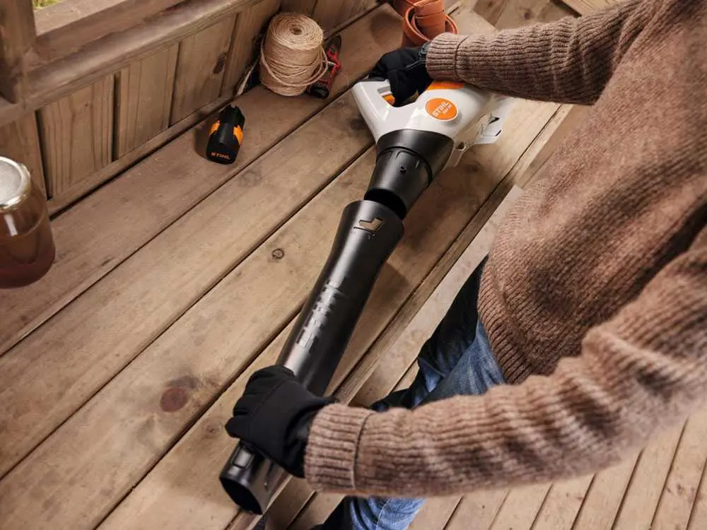 Set Soffiatore a Batteria STIHL BGA 30 con 2 Batterie e Caricabatterie - immagine 5